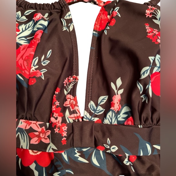 Smismivo women’s red and black floral halter one piece swimsuit Size XL NWT - Picture 4 of 7
